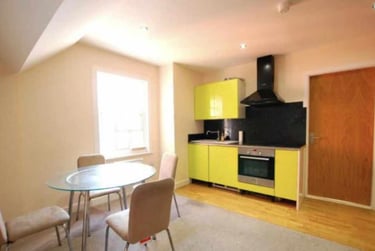 2 bed flat, 10 Denby Street, Highfield, Yorkshire, S24QH - Image 1