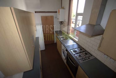 3 bed house, Welford Road, Knighton, Leicester, LE26BJ - Image 2