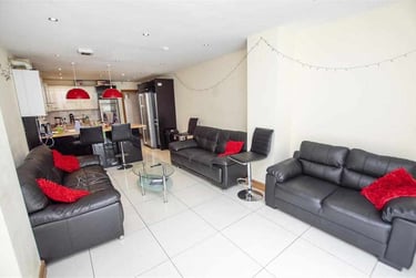 6 bed house, Hubert Road, Selly Park, Birmingham, B296EP - Image 1