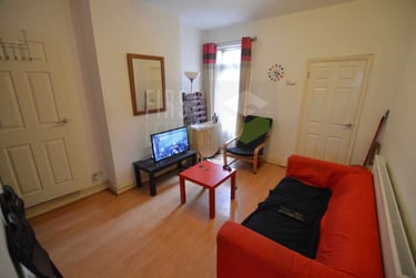 2 bed house, Hamilton Street, Highfields, Leicester, LE21FP - Image 1