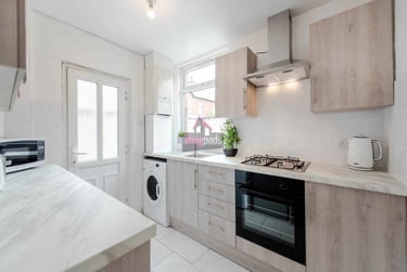 3 bed house, Salford, Irlams O' Th' Height, M67FQ - Image 1