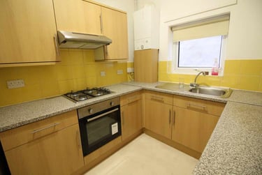 2 bed flat, Roath, Adamstown, Cardiff, CF241DP - Image 4