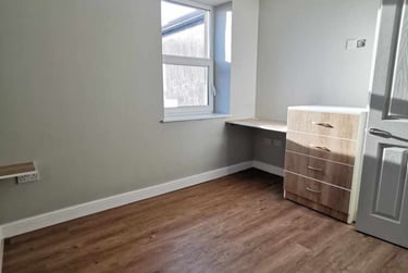 6 bed house, Mansel Street, City Centre, Swansea, SA15SN - Image 2