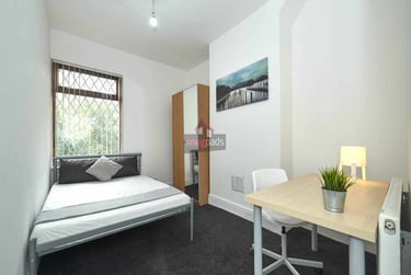 5 bed house, Salford, Irlams O' Th' Height, M67HP - Image 5