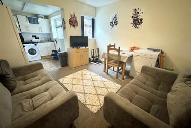 3 bed house, Western Road, St Vincents Quarter, Sheffield, S101LB - Image 2