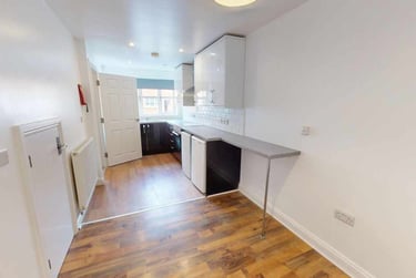 4 bed house, Blue Fox Close, City Centre, Leicester, LE30EE - Image 4