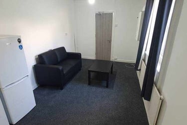 1 bed flat, 2, 20, Cathays, Cardiff, CF244BZ - Image 2