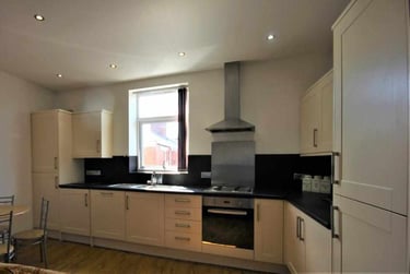 3 bed flat, St. Pauls Road, Plungington, Preston, PR16NS - Image 5