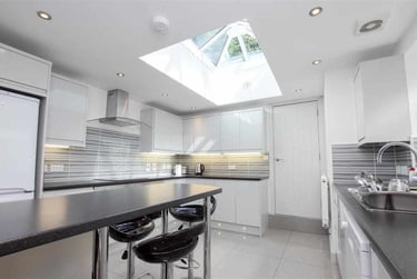 7 bed house, Tiverton Road, Selly Park, Birmingham, B296DA - Image 2