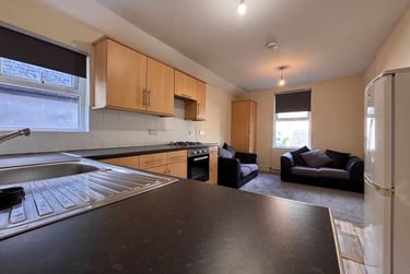 2 bed house, Roath, Plasnewydd, Cardiff, CF243JS - Image 2