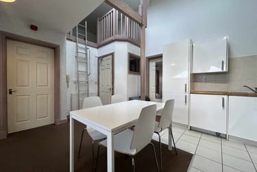 2 bed flat, Roath, Adamstown, Cardiff, CF241DJ - Image 5