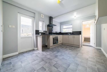 2 bed house, Riverside, City Centre, Cardiff, CF116RE - Image 2