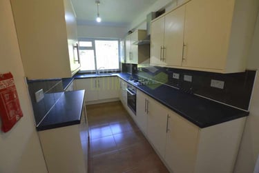 8 bed house, Greenhill Road, Knighton, Leicester, LE23DP - Image 5