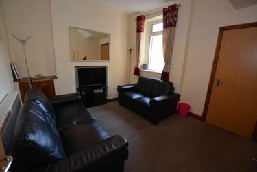 5 bed house, Cathays, Cardiff, CF244EY - Image 2