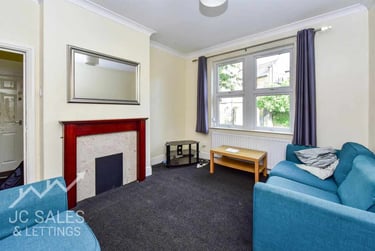 4 bed house, Kirkstall Road, Sharrowvale, Sheffield, S118XJ - Image 4