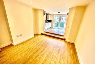 4 bed house, Cemetery Road, Sharrow, Sheffield, S118FR - Image 2