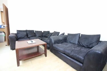 5 bed house, Cathays, Cardiff, CF244RB - Image 1