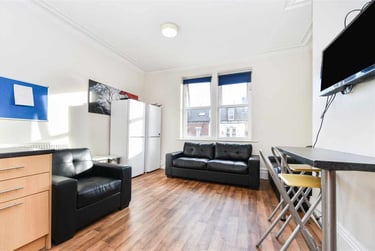 1 bed house, Ecclesall Road, Sharrow, Sheffield, S118PE - Image 3