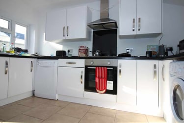 6 bed house, Cathays, Maindy, Cardiff, CF103EQ - Image 2