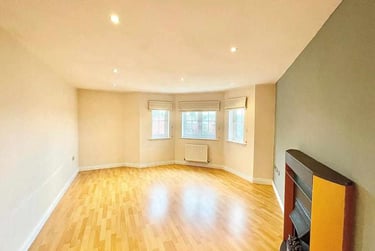 2 bed flat, Firbank, City Centre, Preston, PR56SU - Image 2