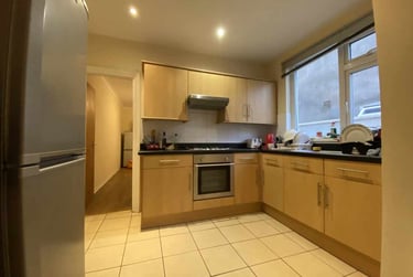 5 bed house, Heath, Gabalfa, Cardiff, CF143JX - Image 1