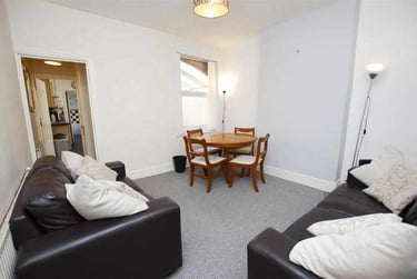 4 bed house, Warwards Lane, Selly Park, Birmingham, B297QX - Image 1