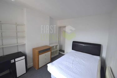 3 bed house, Lord Byron Street, Knighton, Leicester, LE26DU - Image 1