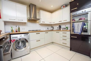 6 bed house, Hubert Road, Selly Park, Birmingham, B296EP - Image 2