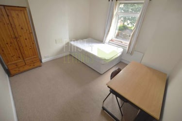 4 bed house, Heather Road, Knighton, Leicester, LE26DD - Image 3