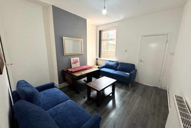 2 bed house, St. Leonards Road, Clarendon Park, Leicester, LE23BZ - Image 1