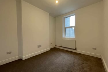 2 bed house, Splott, Cardiff, CF242NG - Image 3