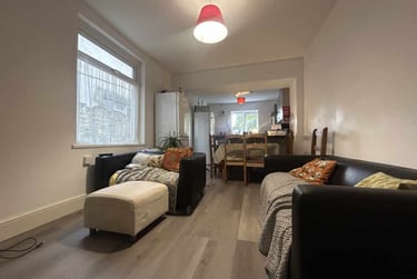 5 bed house, Cathays, Cardiff, CF244QE - Image 1