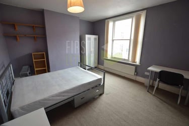 3 bed house, Knighton Fields Road East, Knighton, Leicester, LE26DQ - Image 2