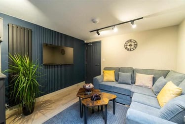 6 bed house, Hubert Road, Selly Park, Birmingham, B296ES - Image 1