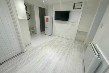 1 bed studio, Edmund Road, Heeley, Sheffield, S24EN - Image 3