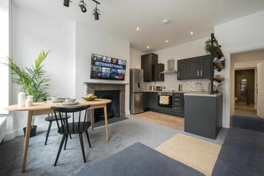 1 bed flat, 13 Winckley Street, City Centre, Preston, PR12AA - Image 1