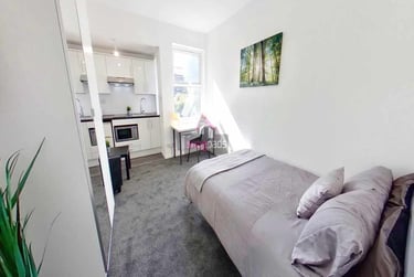1 bed studio, Salford, Ellesmere Park, M300DX - Image 1