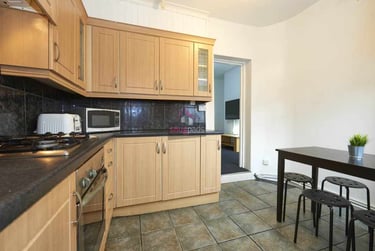 5 bed house, Salford, Irlams O' Th' Height, M67HP - Image 3