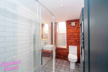 5 bed house, Ruskin Avenue, Rusholme, Manchester, M144DG - Image 1