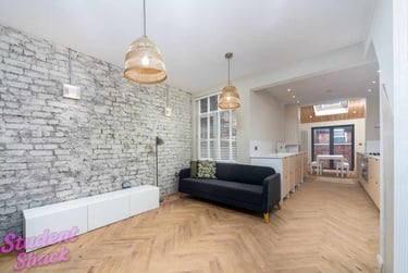 7 bed house, Haydn Avenue, Rusholme, Manchester, M144DE - Image 1