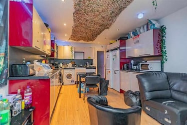 6 bed house, Dawlish Road, Selly Park, Birmingham, B297AS - Image 2