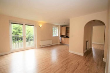 2 bed flat, Ladybank Avenue, Deepdale, Preston, PR29LY - Image 2