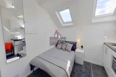 1 bed house, Salford, Ellesmere Park, M300DX - Image 3