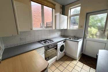 3 bed house, Victoria Park Road, Clarendon Park, Leicester, LE21XF - Image 2