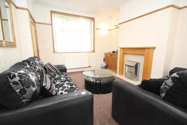 2 bed house, Fishwick Road, Deepdale, Preston, PR14XD - Image 2