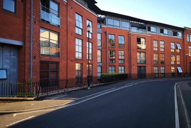 2 bed flat, East Cliff, City Centre, Preston, PR13LB - Image 1