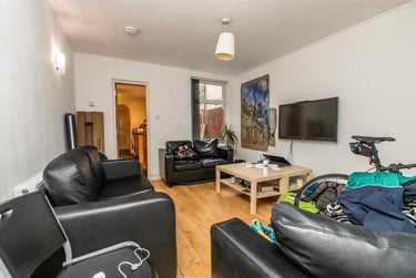 7 bed house, Hubert Road, Selly Park, Birmingham, B296ES - Image 1