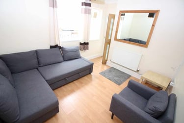 5 bed house, Cathays, Cardiff, CF244QU - Image 1