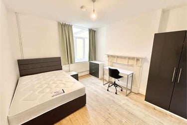 6 bed house, Pantygwydr Road, Uplands, Swansea, SA20JA - Image 2