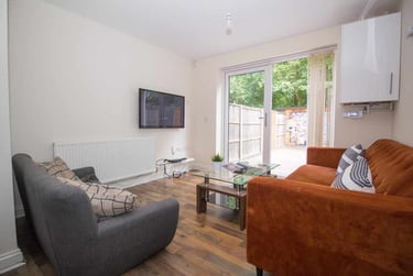 4 bed house, Blue Fox Close, City Centre, Leicester, LE30EE - Image 5